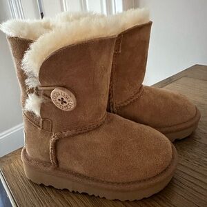 UGG Baby/Toddler Boots Size 6